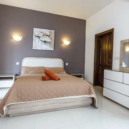 Dolphin Court Marsalforn