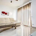 Dolphin Court * Марсалфорн