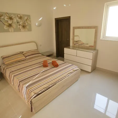 Dolphin Court * Marsalforn