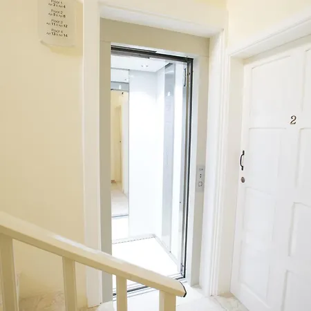 Dolphin Court Apartment