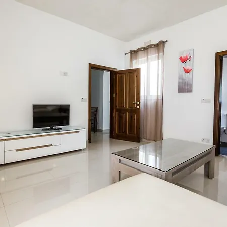 Apartment Dolphin Court Marsalforn