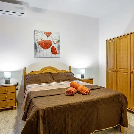 Dolphin Court Marsalforn