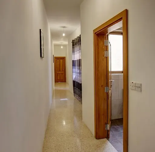 Dolphin Court Διαμέρισμα Marsalforn