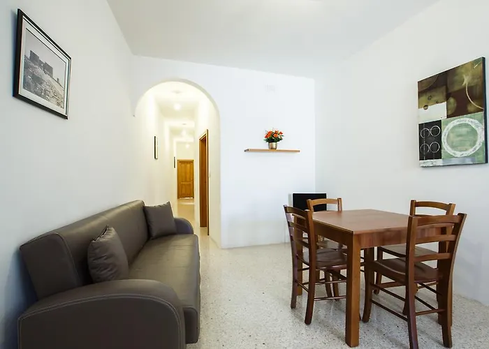 Dolphin Court Apartamento *