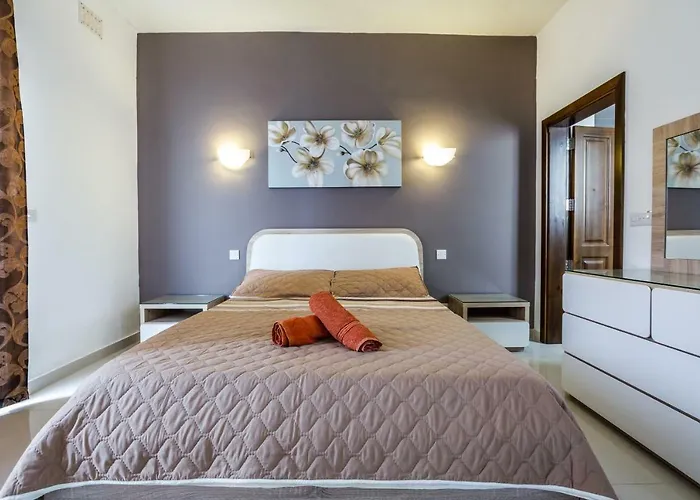 Dolphin Court Apartamento *