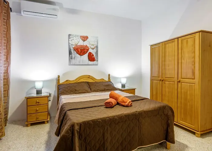 Dolphin Court Marsalforn