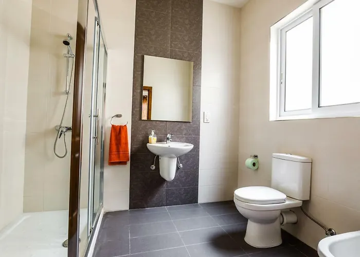 Dolphin Court Apartamento *